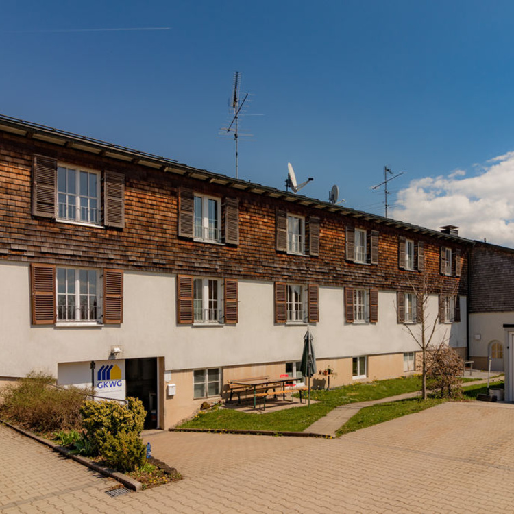 Wohnhaus mit Holzfassade