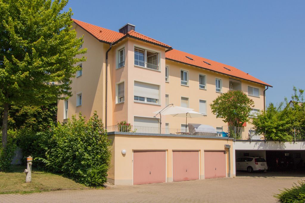 GKWG Lindau (B) Holdereggenstrasse 17 Ein Haus mit Bäumen
