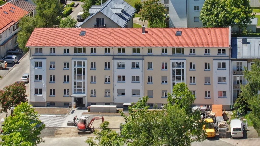 GKWG Lindau (B) Gebhard-Huber-Strasse 1-7 Luftaufnahme von einem Mehrfamilienhaus